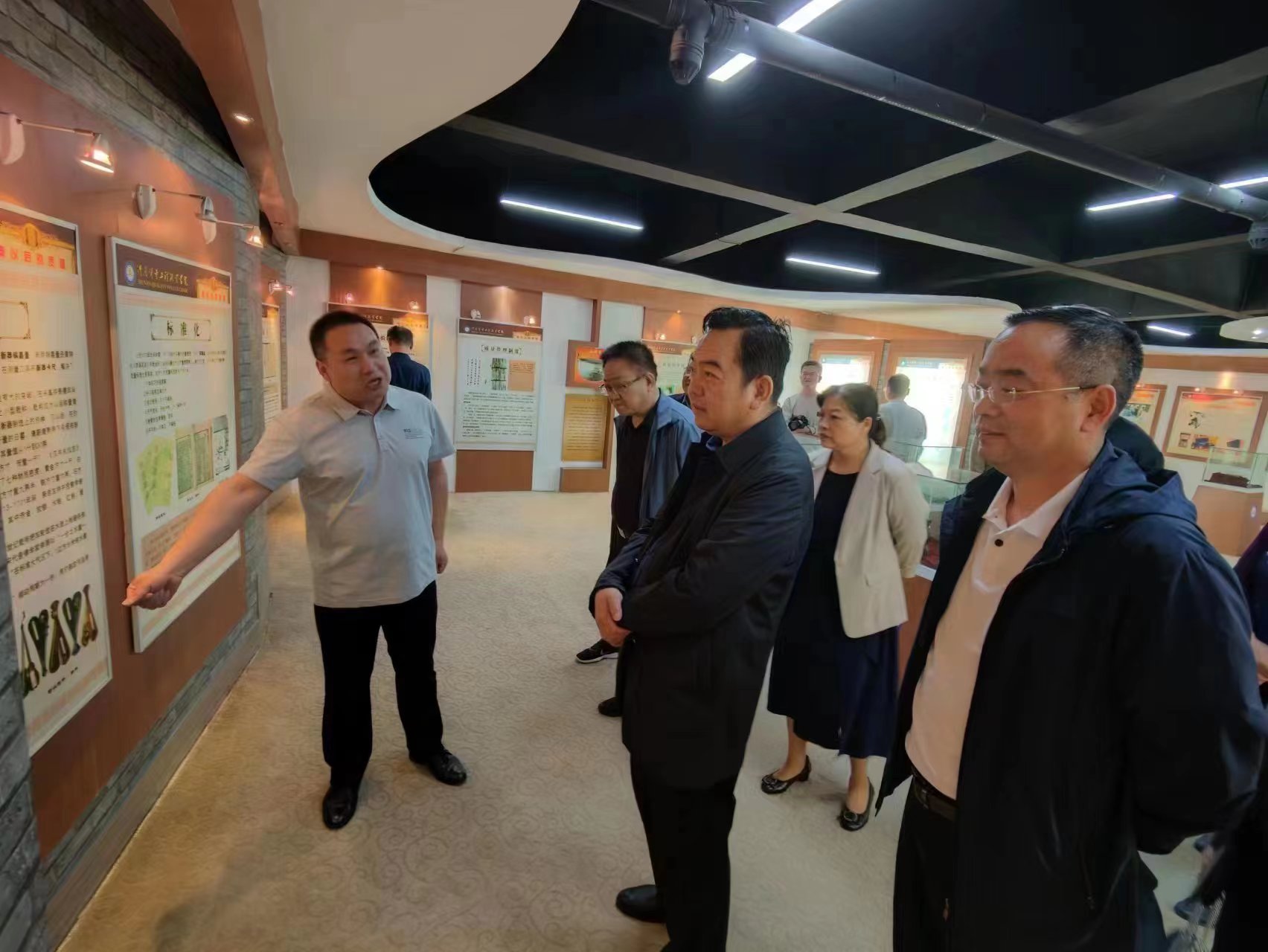 1684144455978533.jpg 1.jpg